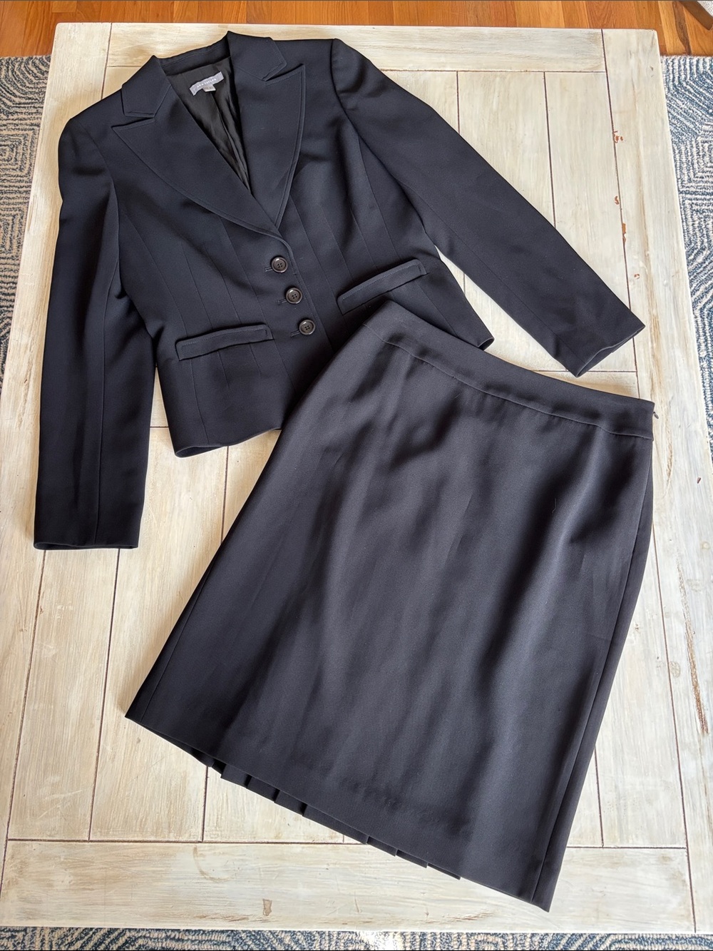 Ann Taylor Classic Black Polyester Blend Blazer & Skirt Business Suit Size 6